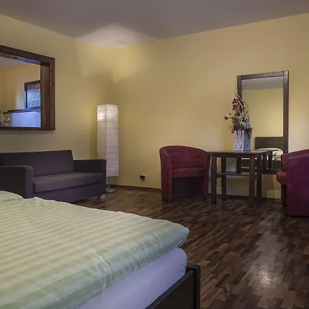 Nocľah s raňajkami Garden 3*