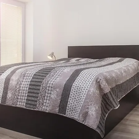 Garden Nocľah s raňajkami 3*